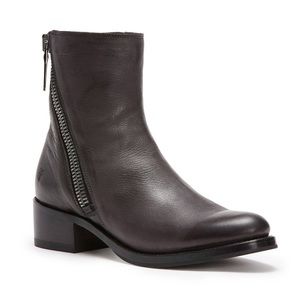 Frye Women’s Demi Zip Bootie in Charcoal